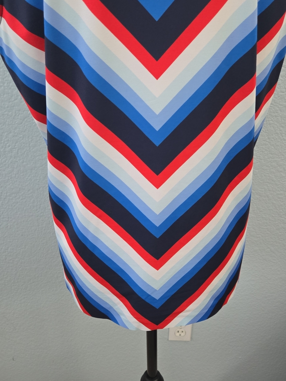 G/FORE Sleeveless Chevron Polo Top - Navy, Red & Light Blue Sz XL - Picture 10 of 11